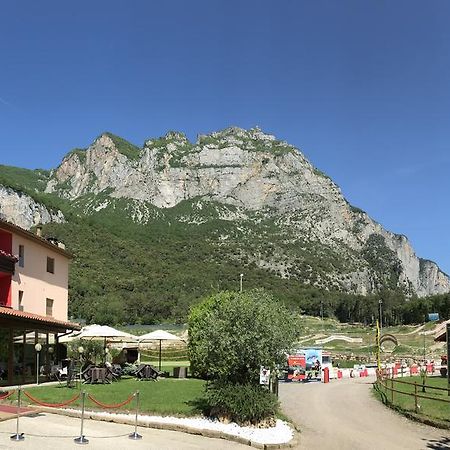 Hotel Ciclamino Pietramurata Bagian luar foto